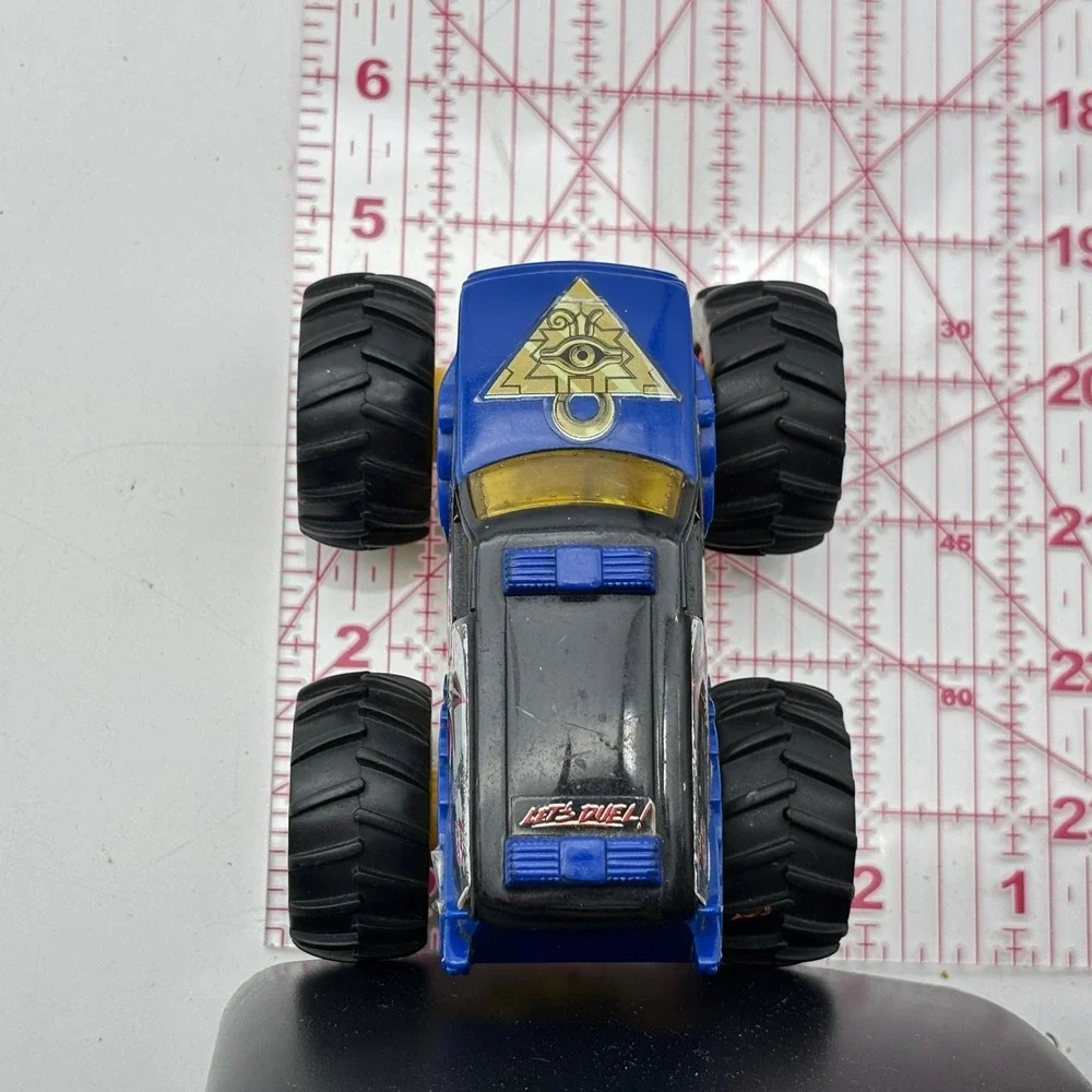 Hot Wheels Monster Jam Yu-Gi-Oh Rev Tredz 1:43 Monster Truck 2003 Mattel